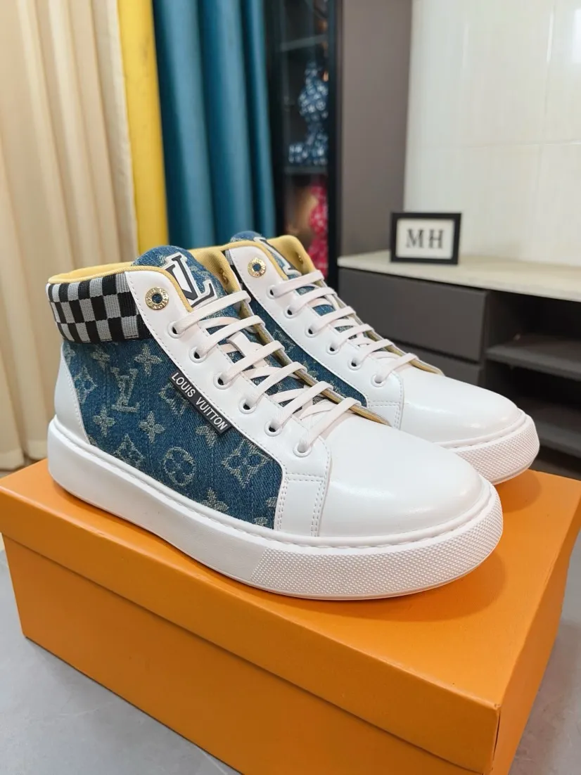 Men's shoes 💰440🌹🌹【LOUIS VUITTON】Same style on Louis Vuitton* official website🚹Men's high-top casual shoes❤️Same style as popular celebrities and big names ~ Best-selling at home and abroad Lv focuses on the checkerboard series...Imported first-layer cowhide with special fabrics➕Full sheep leather lining➕Brand-specific hollow outsole💎Produced by OEM The highest version🔍🔍Number of codes: 38-44,